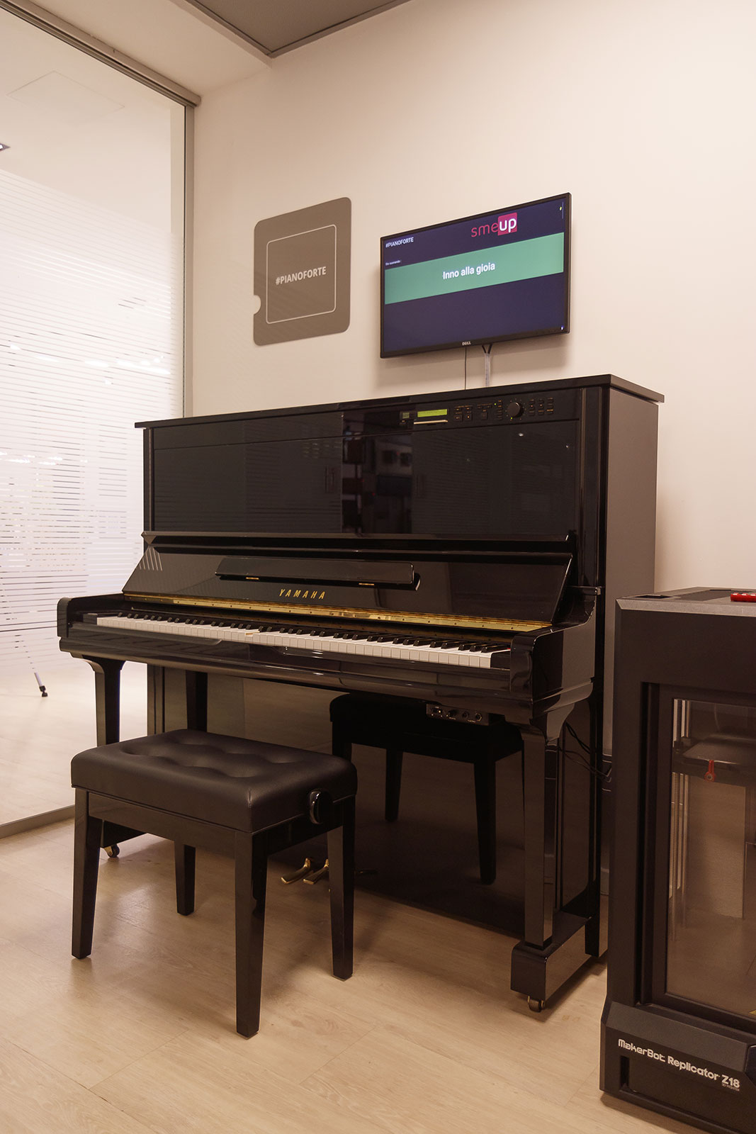 showroom postazione pianoforte